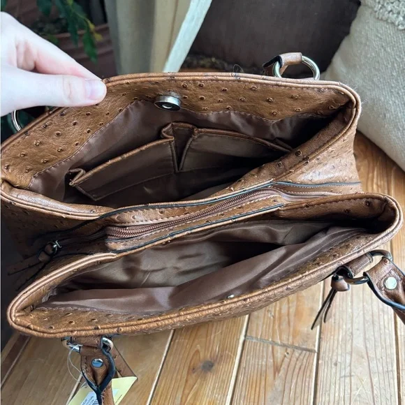 GAL Ostrich Shoulder Bag - Picture 5 of 8